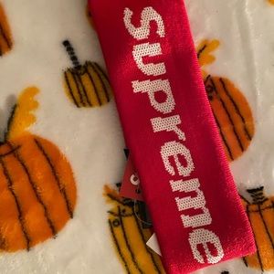 Supreme headband